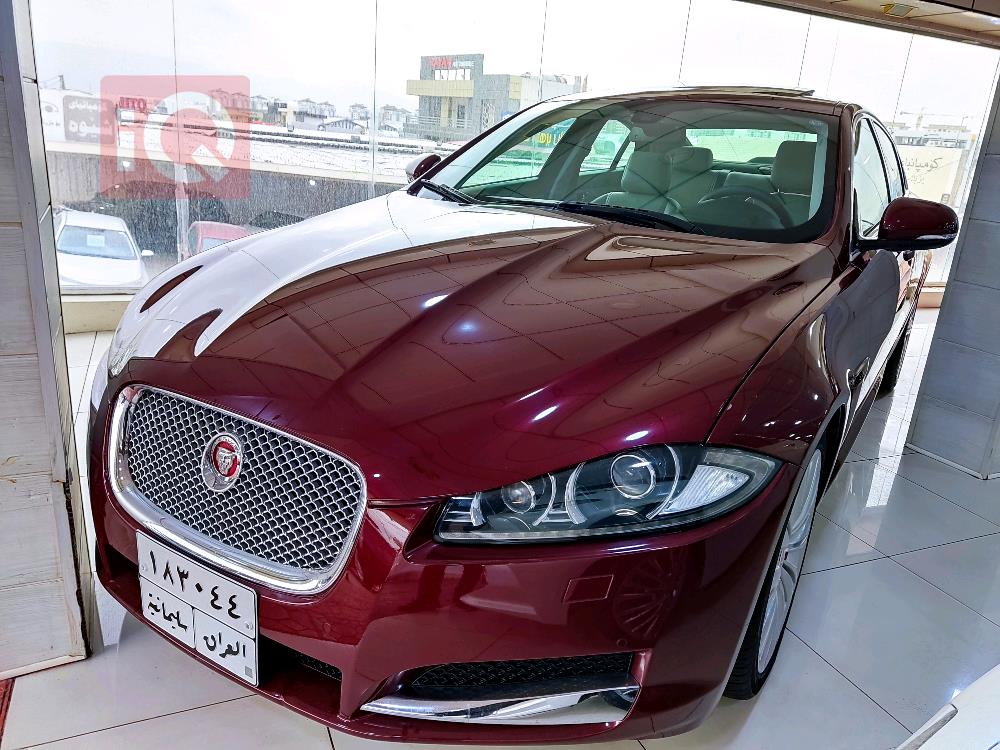 جاكوار XF